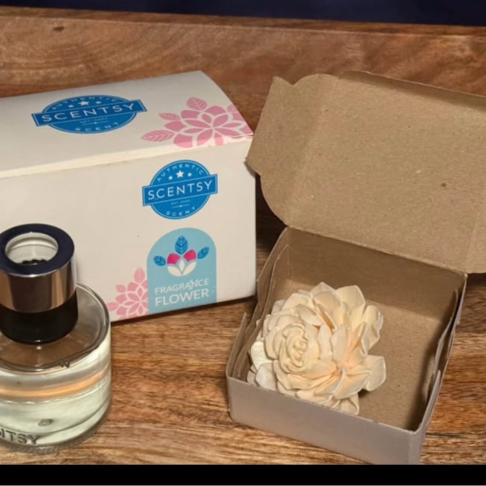 Scentsy Fragrance Flower - pineapple
